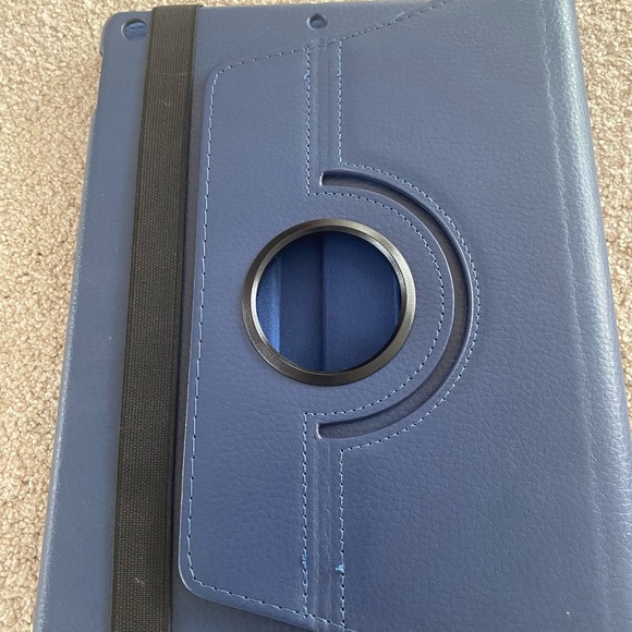 iPad 7 - Picture 4 of 7